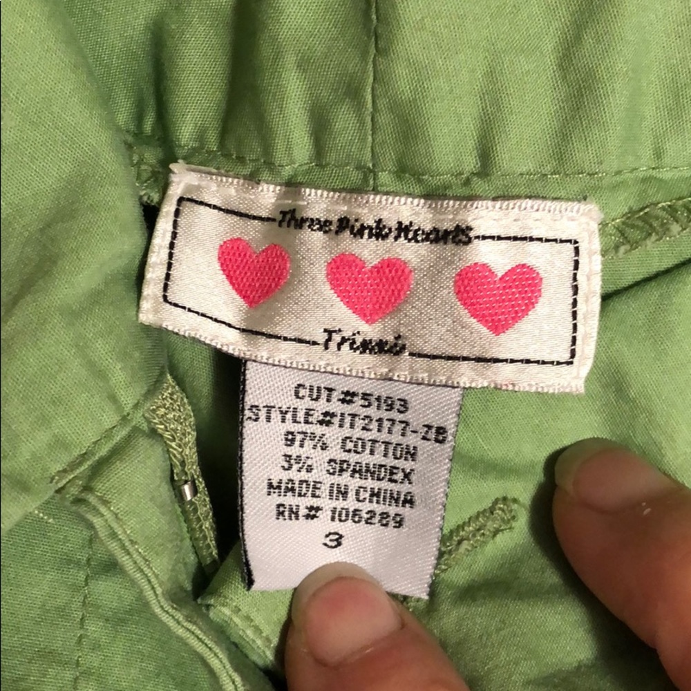 Green Cuffed sequence Capris - Picture 2 of 5